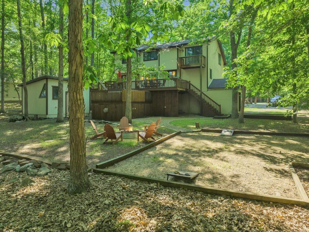 Hot Tub Game Fireplace Mins To Pets East Stroudsburg