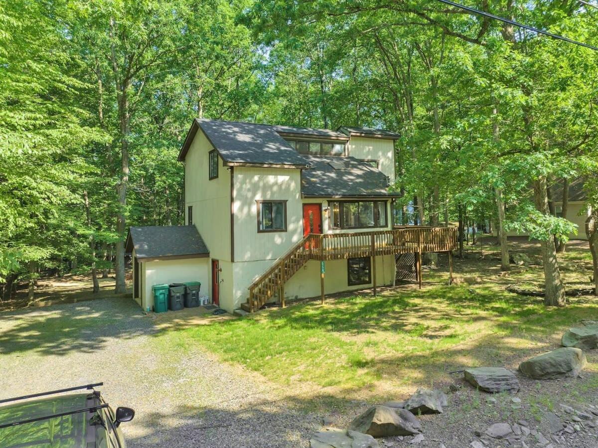 Holiday home Hot Tub Game Fireplace Mins To Pets East Stroudsburg