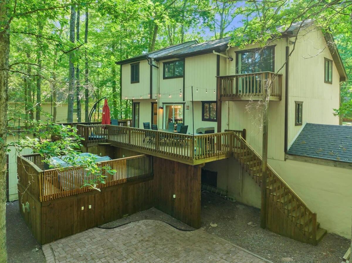 Holiday home Hot Tub Game Fireplace Mins To Pets East Stroudsburg